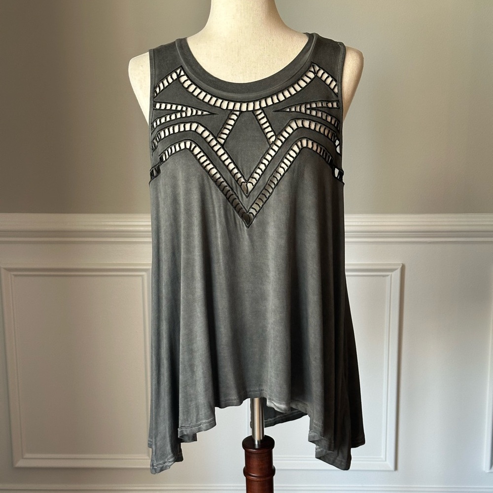 POL Sleeveless Cutout Detail Split Back Top size Small